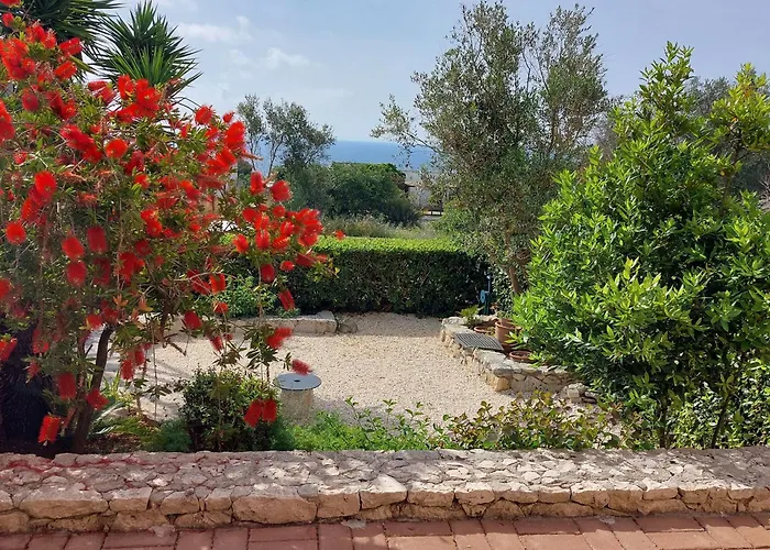 La Brezza, relax nel verde con vista mare
